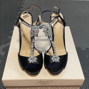 NWT Badgley Mischka Black Heels with Ankle Straps size 8